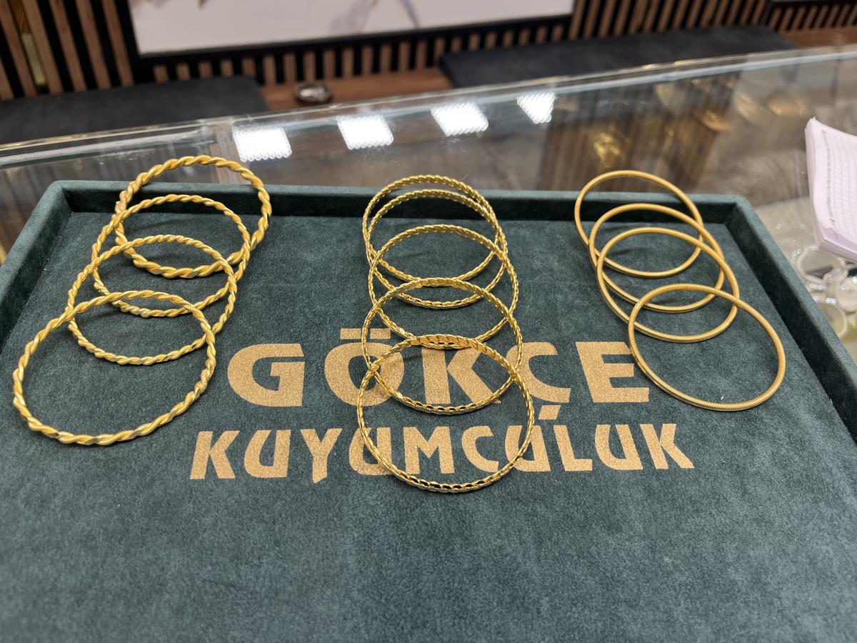 22 Ayar burmalı bilezik