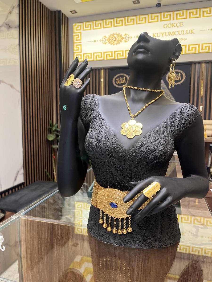 Şık çeyrekli kolye